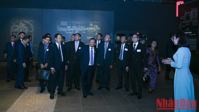 [Foto] Presidente del Senado camboyano visita Casa de la Asamblea Nacional de Vietnam