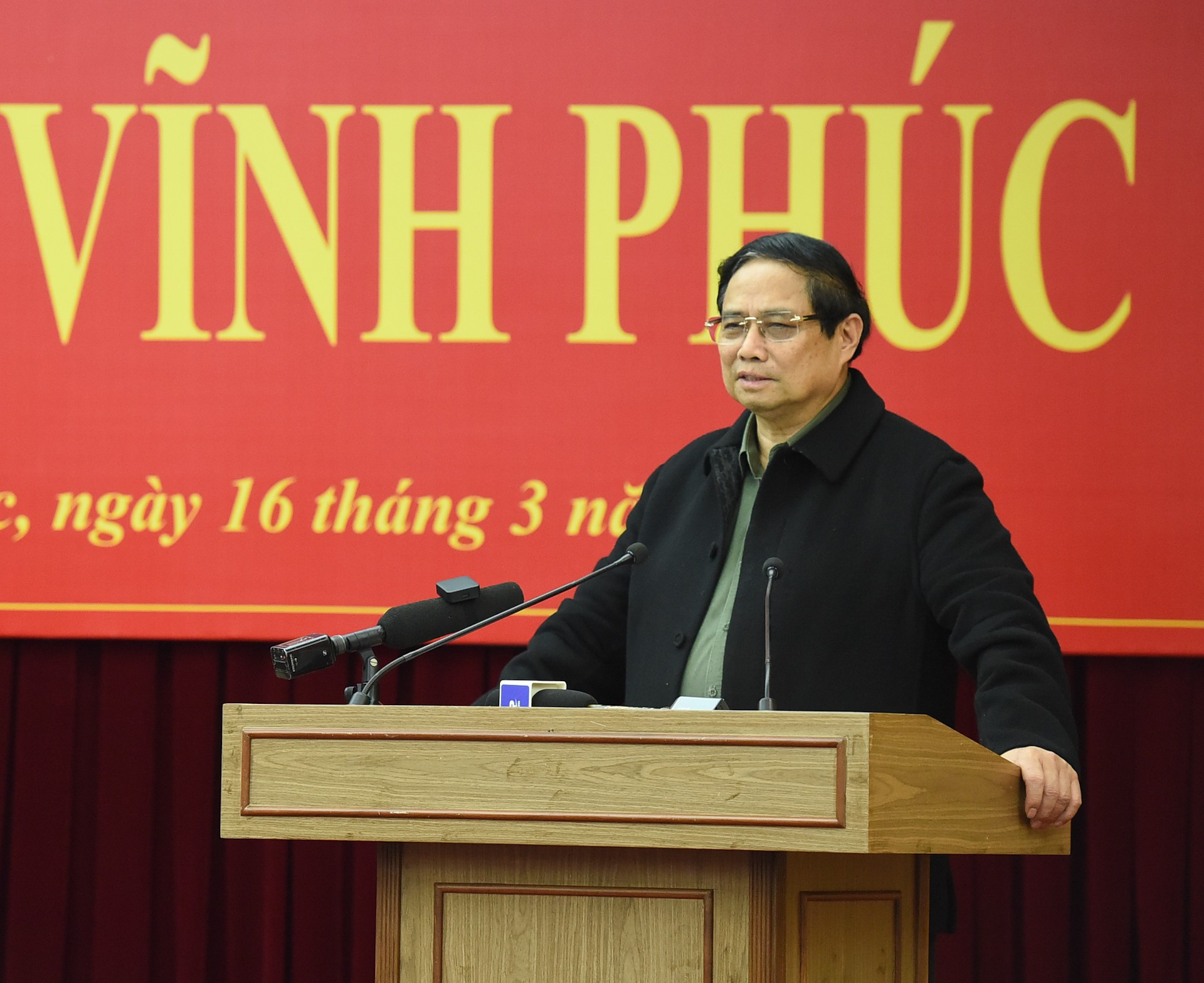 Minh Chinh interviene en el evento. Minh Chinh interviene en el evento.