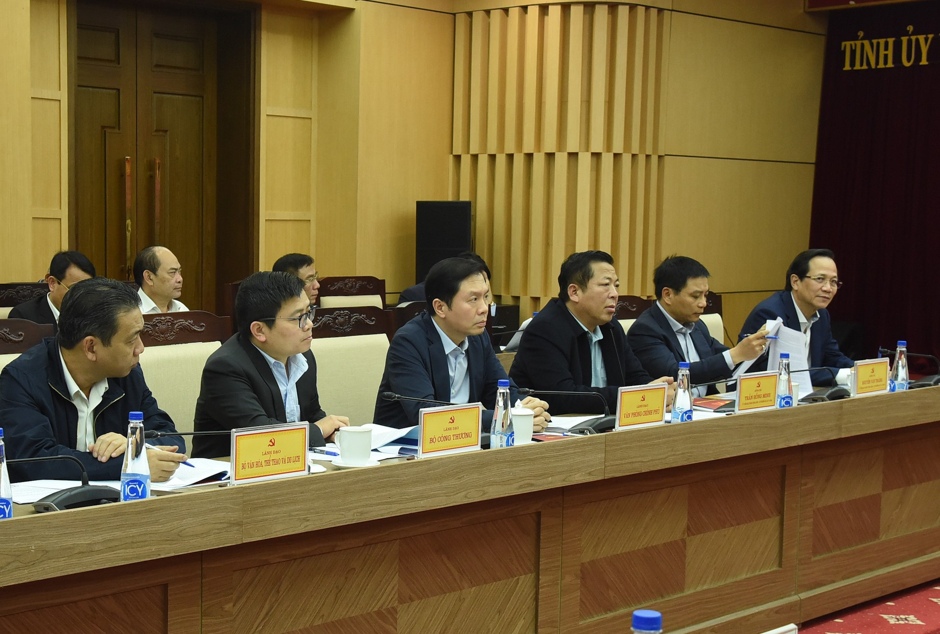 Representantes de ministerios, comités y sectores en el evento. Representantes de ministerios, comités y sectores en el evento.