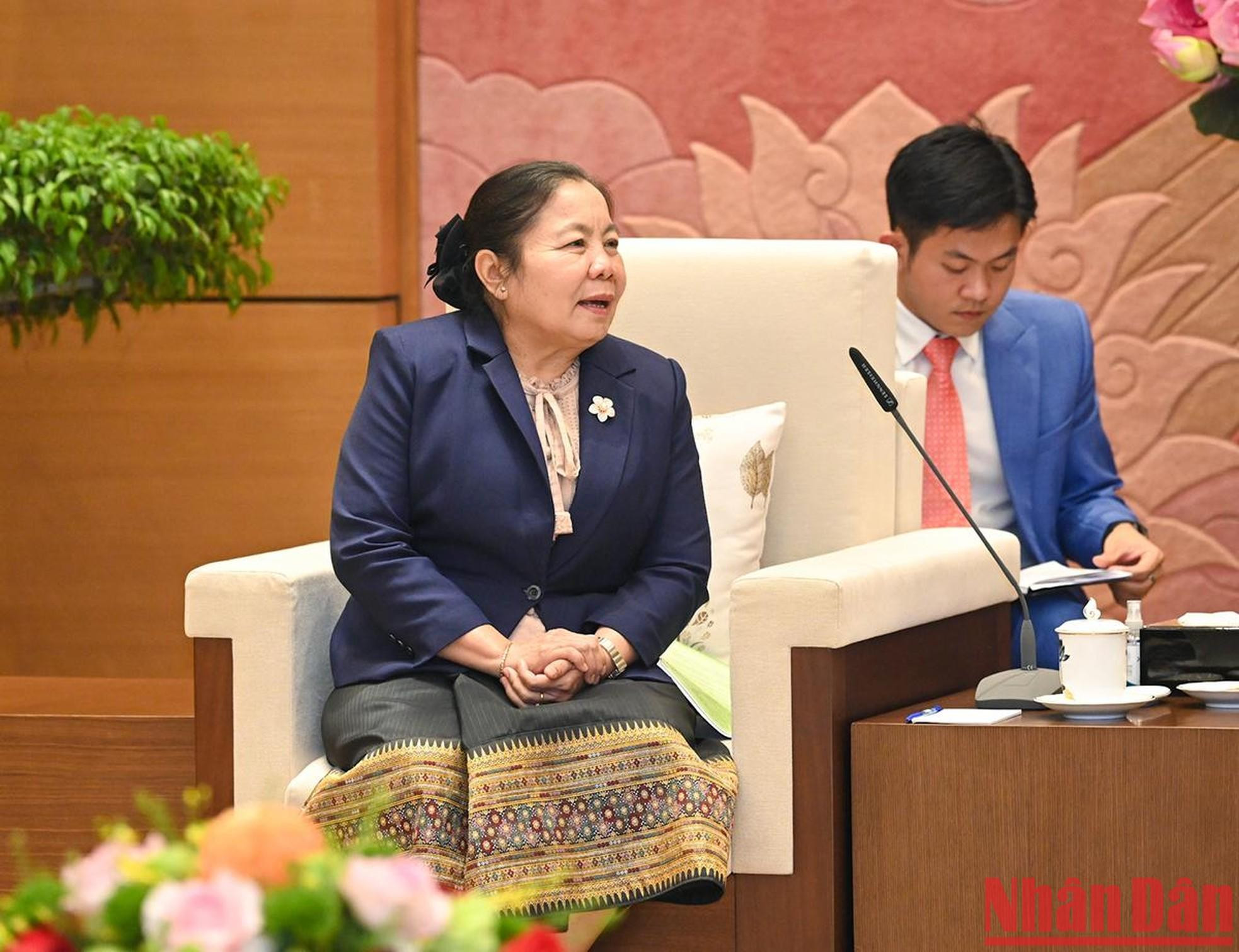 Sisay Leudetmounsone interviene en el encuentro.