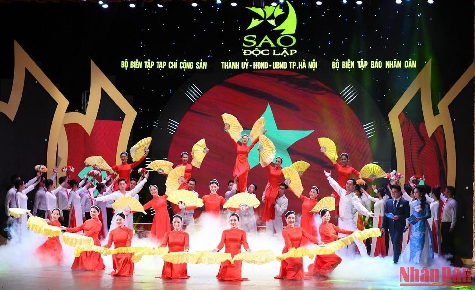 La actuación artística que abrió el programa. La actuación artística que abrió el programa.