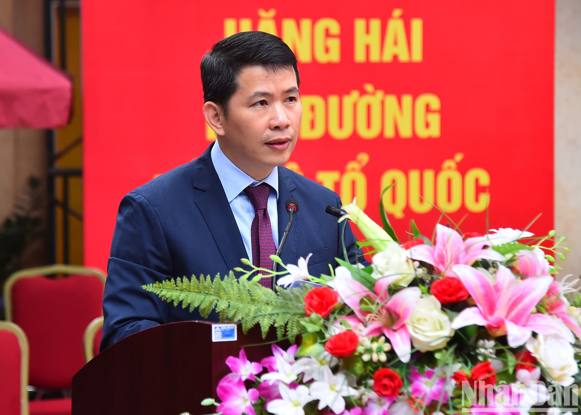 El presidente del Comité Popular distrital, Pham Tuan Long, habla en la ceremonia. El presidente del Comité Popular distrital, Pham Tuan Long, habla en la ceremonia.