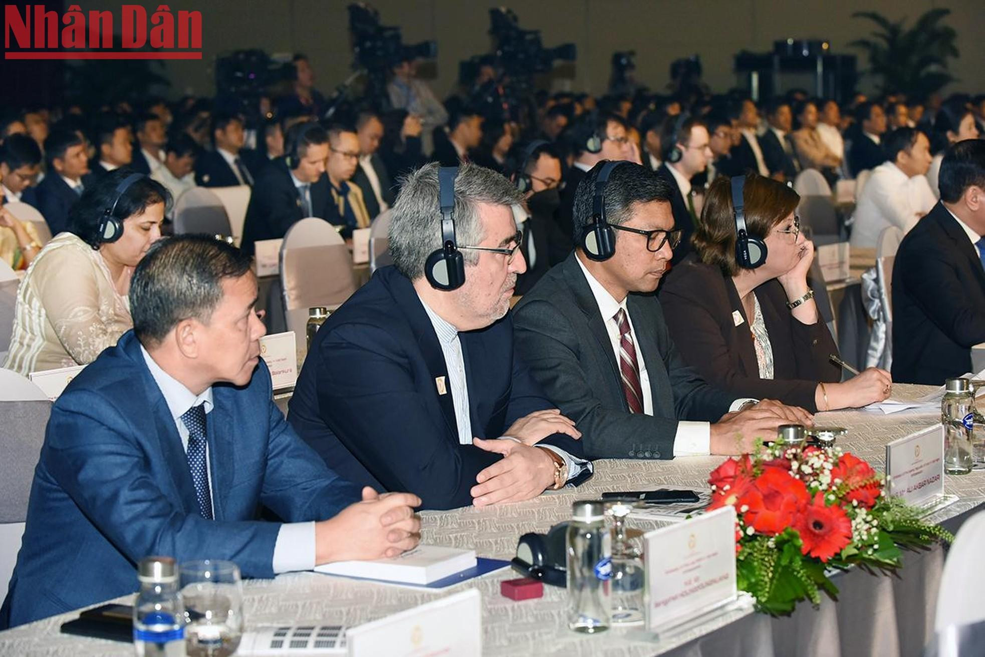 Los delegados asistentes a la cita.