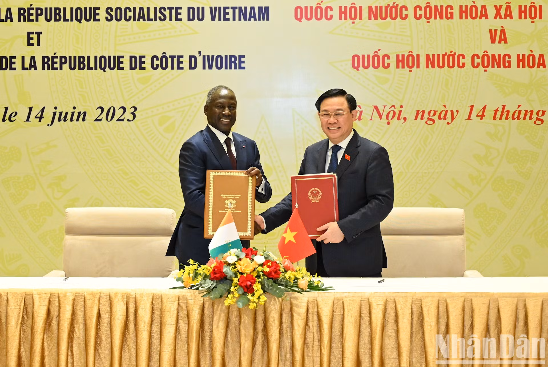 Ambos dirigentes en la ceremonia de la firma del Memorando de Entendimiento. Ambos dirigentes en la ceremonia de la firma del Memorando de Entendimiento.