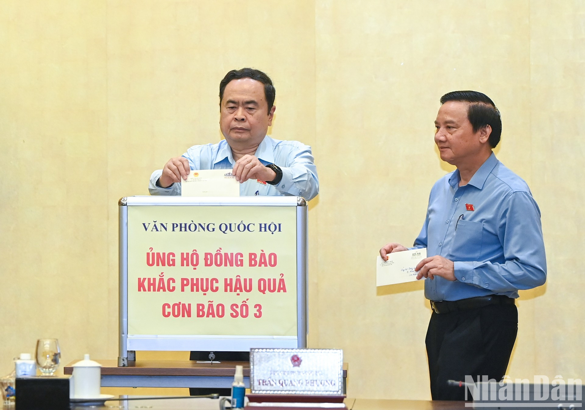 Antes de la reunión, la Oficina de la Asamblea Nacional recauda fondos para ayudar a las víctimas del tifón Yagi. Antes de la reunión, la Oficina de la Asamblea Nacional recauda fondos para ayudar a las víctimas del tifón Yagi.