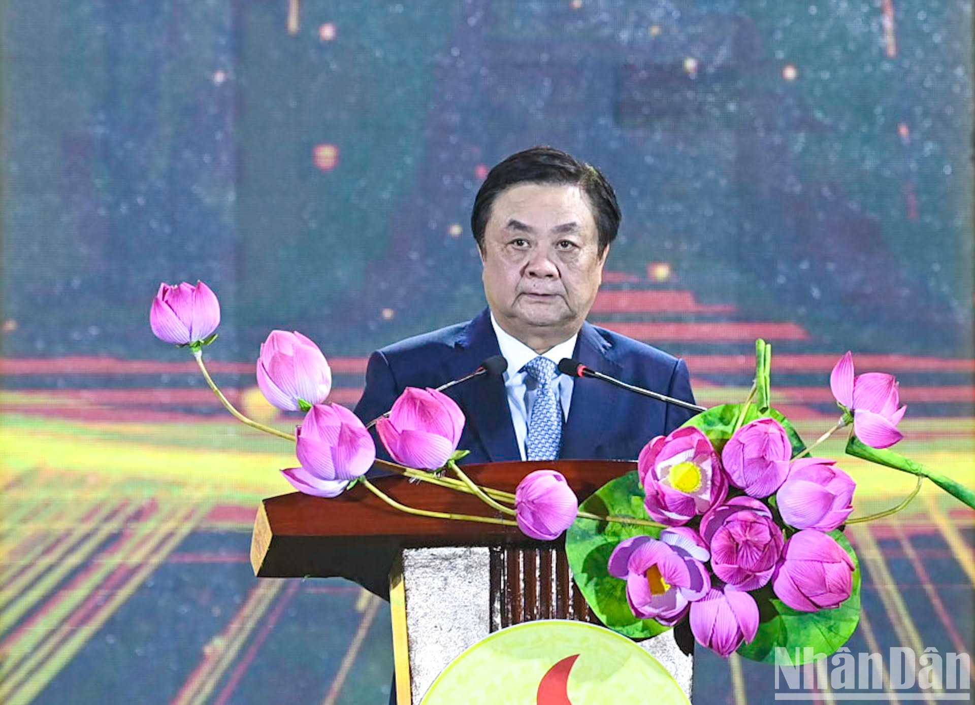 El ministro de Agricultura y Desarrollo Rural, Le Minh Hoan, habla en la ceremonia. El ministro de Agricultura y Desarrollo Rural, Le Minh Hoan, habla en la ceremonia.