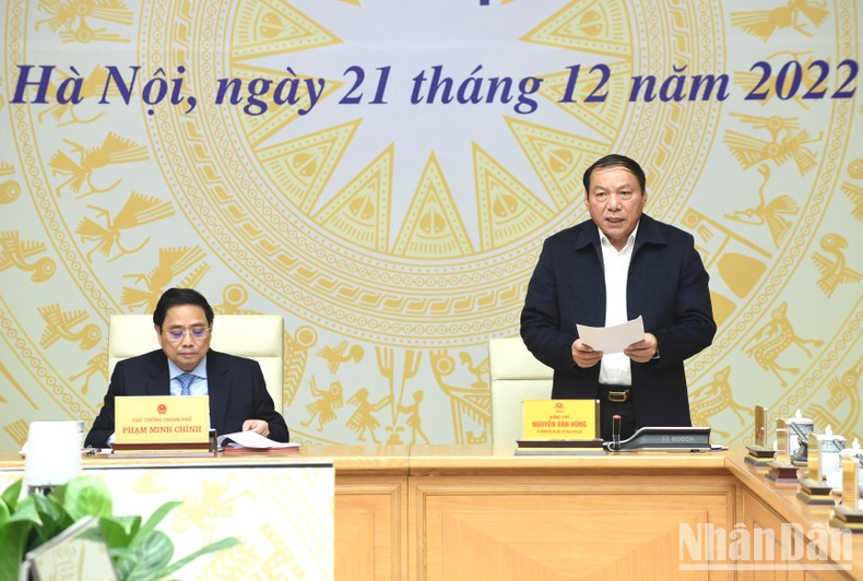 El ministro de Cultura, Deportes y Turismo, Nguyen Van Hung, declara la situación de atraer turistas internacionales de Vietnam. El ministro de Cultura, Deportes y Turismo, Nguyen Van Hung, declara la situación de atraer turistas internacionales de Vietnam.