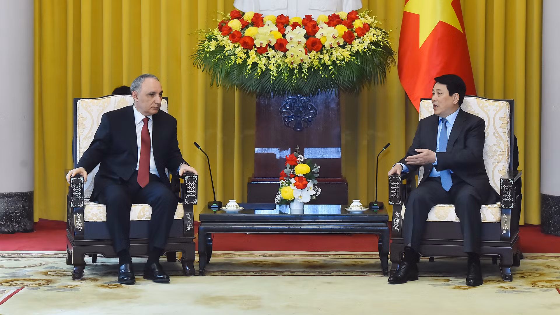 [Foto] Presidente vietnamita recibe al fiscal general de Azerbaiyán