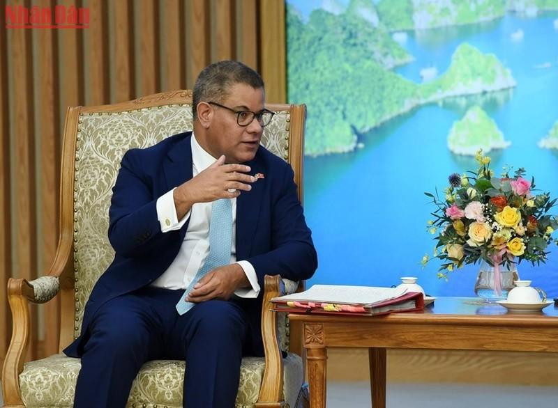 Kumar Sharma habla en el encuentro. Kumar Sharma habla en el encuentro.