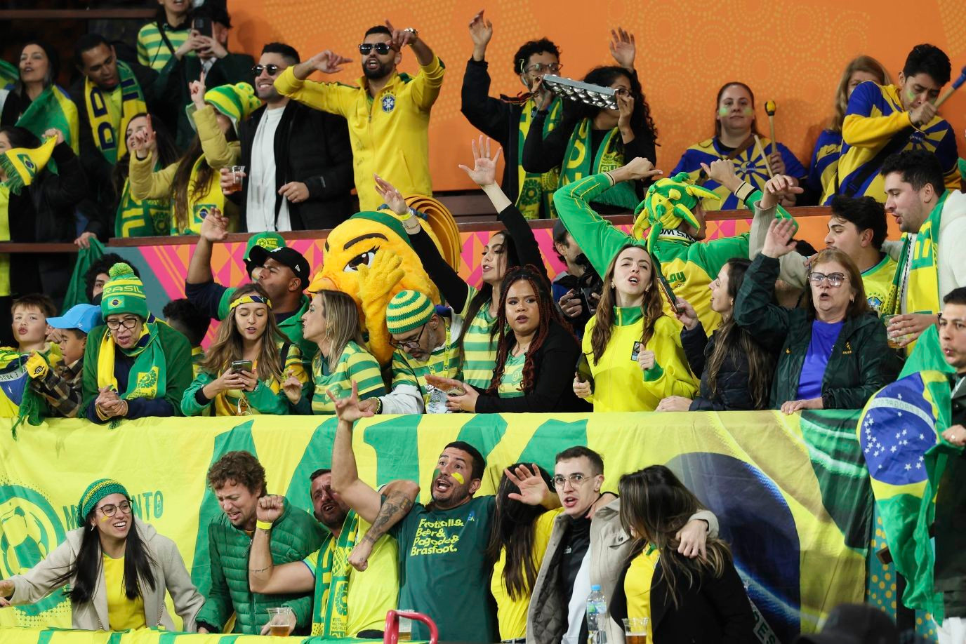 Los hinchas brasileños en la ciudad de Adelaida quedan satisfechos por el triunfo 4-0 ante Panamá en la jornada inaugural. (Foto: AP) Los hinchas brasileños en la ciudad de Adelaida quedan satisfechos por el triunfo 4-0 ante Panamá en la jornada inaugural. (Foto: AP)