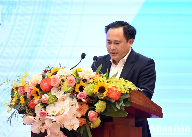 Interviene Luong Trong Quynh, vicepresidente del Comité Popular de la provincia de Lang Son. Interviene Luong Trong Quynh, vicepresidente del Comité Popular de la provincia de Lang Son.
