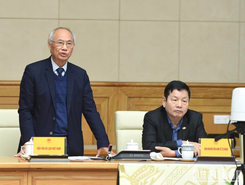 El presidente de la Asociación de Turismo de Vietnam, Vu The Binh, habla en la conferencia. El presidente de la Asociación de Turismo de Vietnam, Vu The Binh, habla en la conferencia.