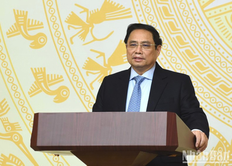 El primer ministro Pham Minh Chinh pronuncia un discurso en el evento. El primer ministro Pham Minh Chinh pronuncia un discurso en el evento.