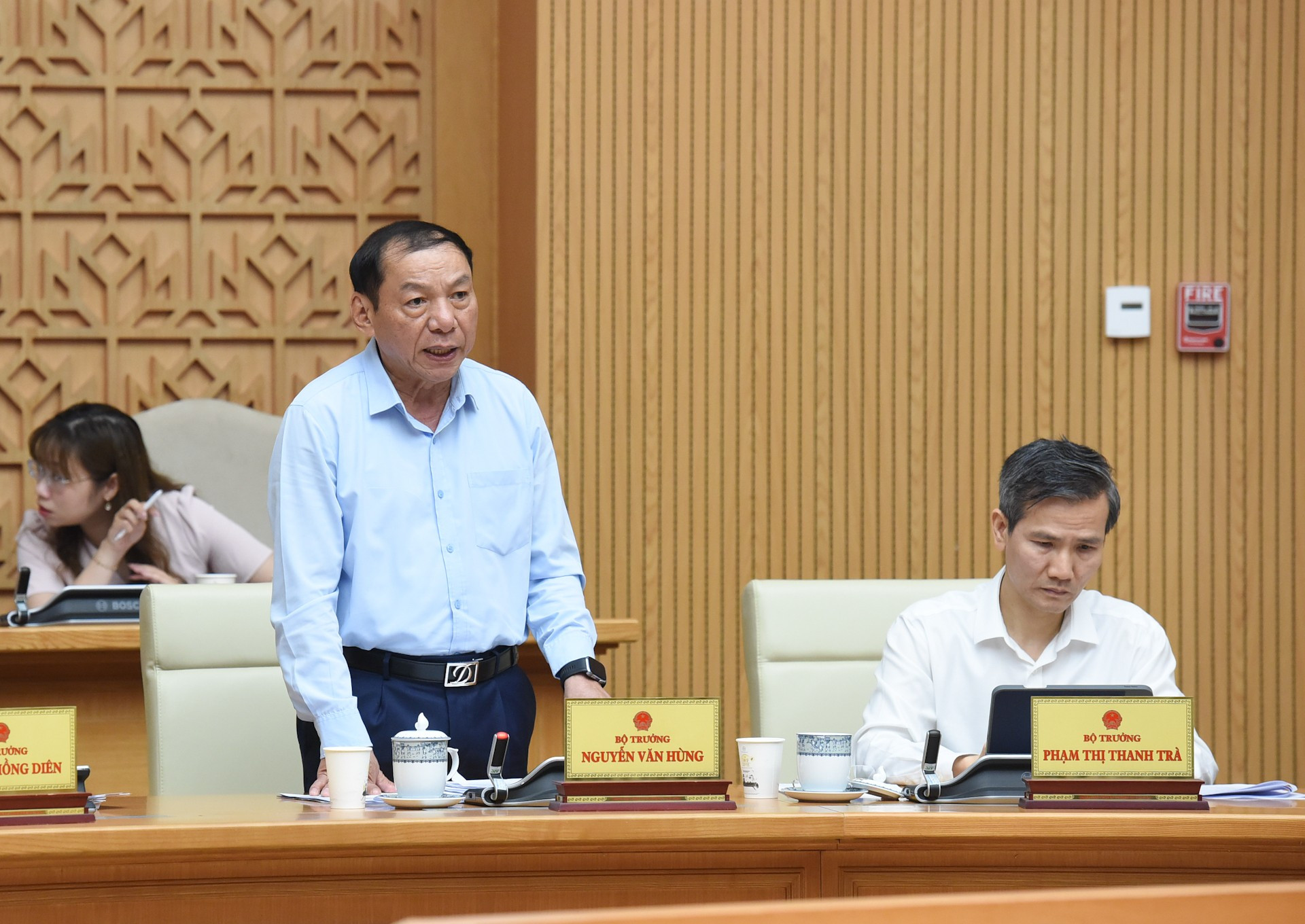 El ministro de Cultura, Deportes y Turismo, Nguyen Van Hung, en la cita.