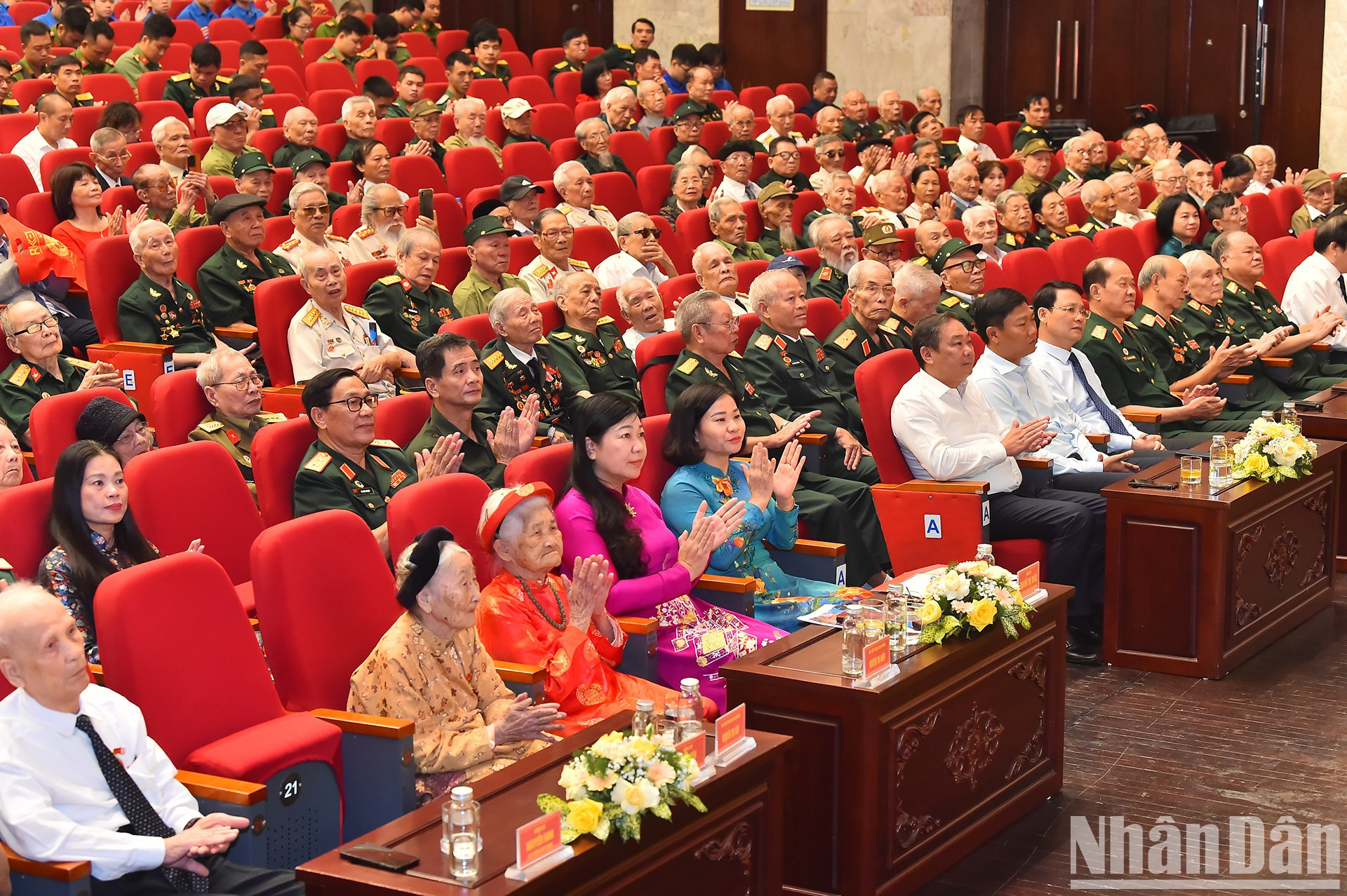 Asistentes al acto. Asistentes al acto.