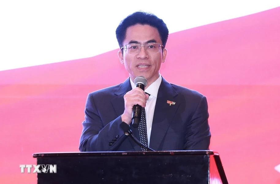 El embajador de Vietnam en los EAU, Nguyen Thanh Diep, interviene en el acto. El embajador de Vietnam en los EAU, Nguyen Thanh Diep, interviene en el acto.
