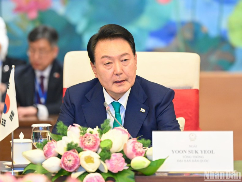 Yoon Suk Yeo habla en la cita.