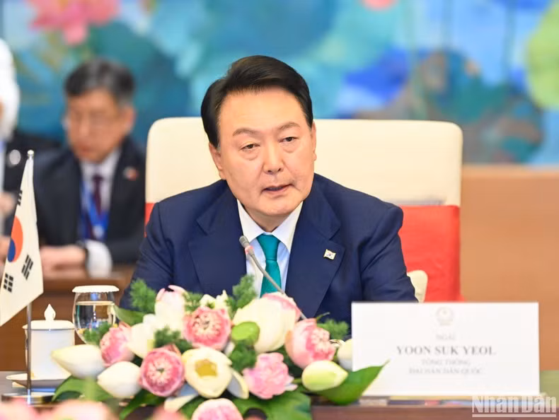 Yoon Suk Yeo habla en la cita.