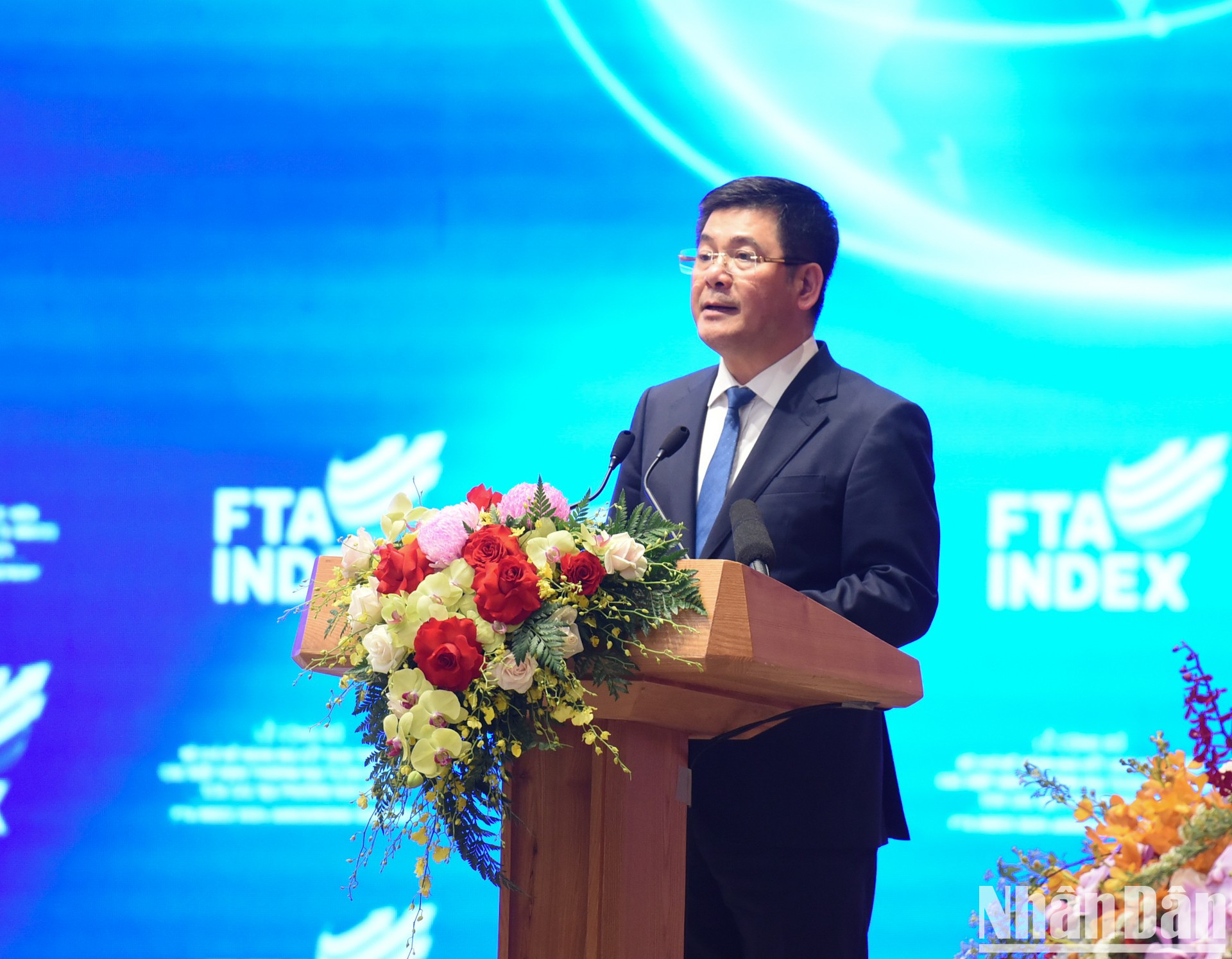 El ministro de Industria y Comercio, Nguyen Hong Dien, habla en la cita. El ministro de Industria y Comercio, Nguyen Hong Dien, habla en la cita.