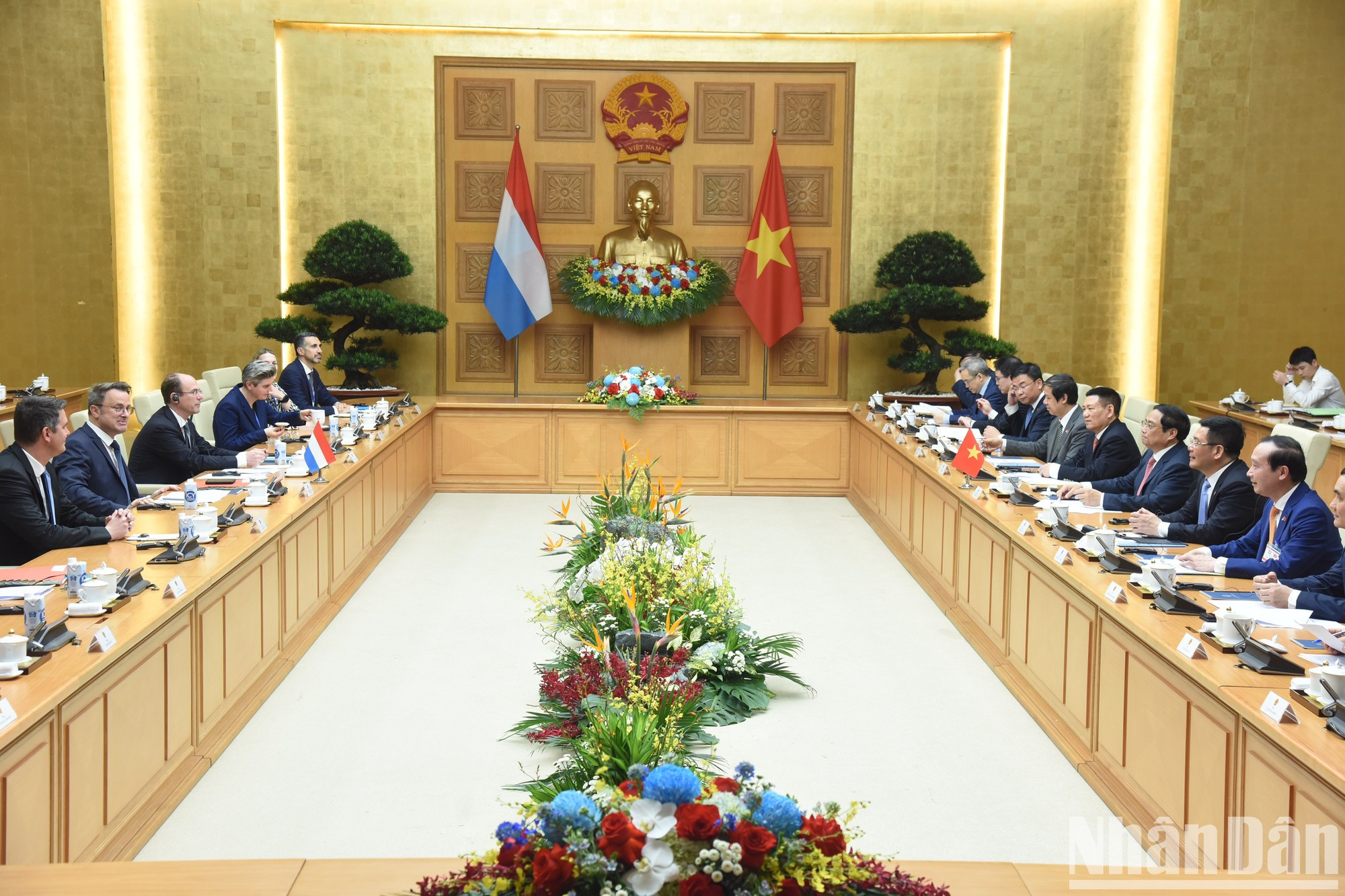 Los dos dirigentes sostienen conversaciones.