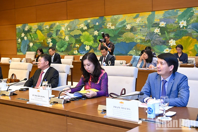 Delegados vietnamitas asistentes al evento. Delegados vietnamitas asistentes al evento.