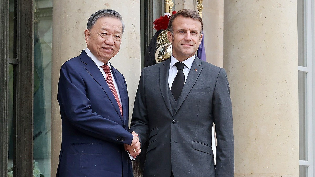 El secretario general del Partido Comunista y presidente de Vietnam, To Lam, y el presidente francés, Emmanuel Macron. (Foto: VNA)