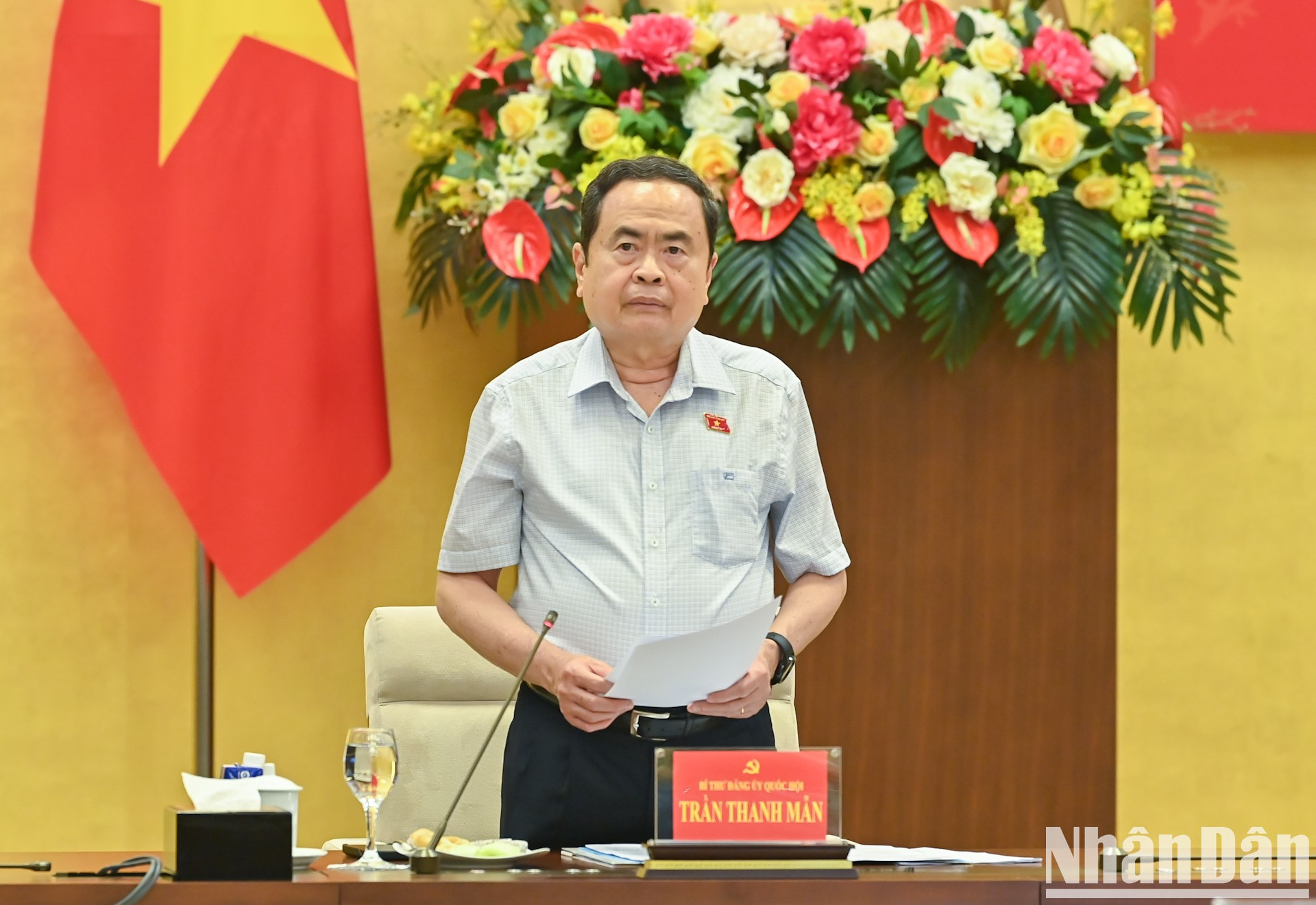 Thanh Man, también secretario del Comité partidista de la Asamblea Nacional y jefe de dicho Subcomité, habla en la cita. Thanh Man, también secretario del Comité partidista de la Asamblea Nacional y jefe de dicho Subcomité, habla en la cita.