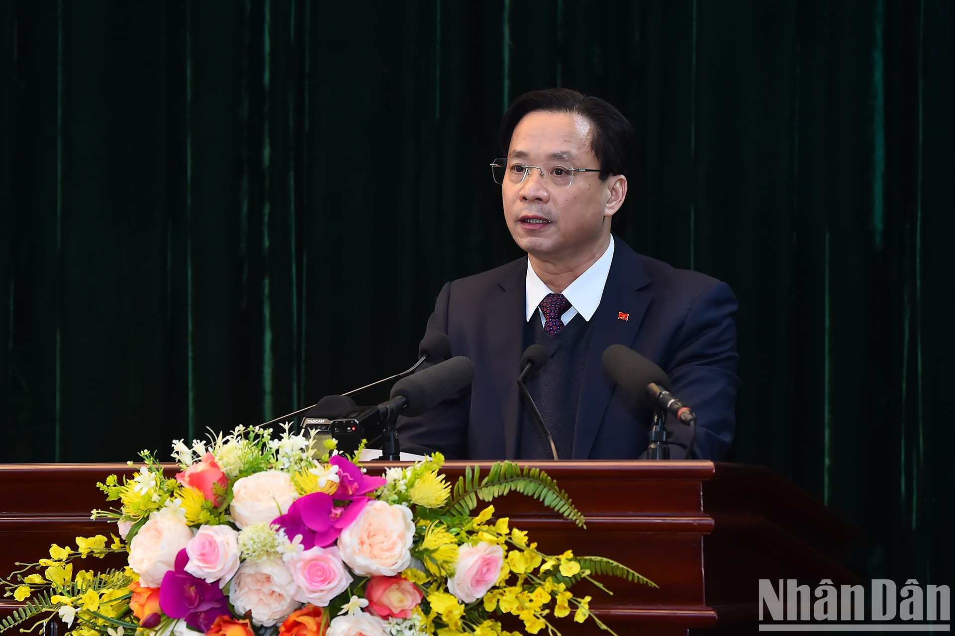 Hoang Van Nghiem, secretario del Comité del Partido en Lang Son, habla en el evento. Hoang Van Nghiem, secretario del Comité del Partido en Lang Son, habla en el evento.