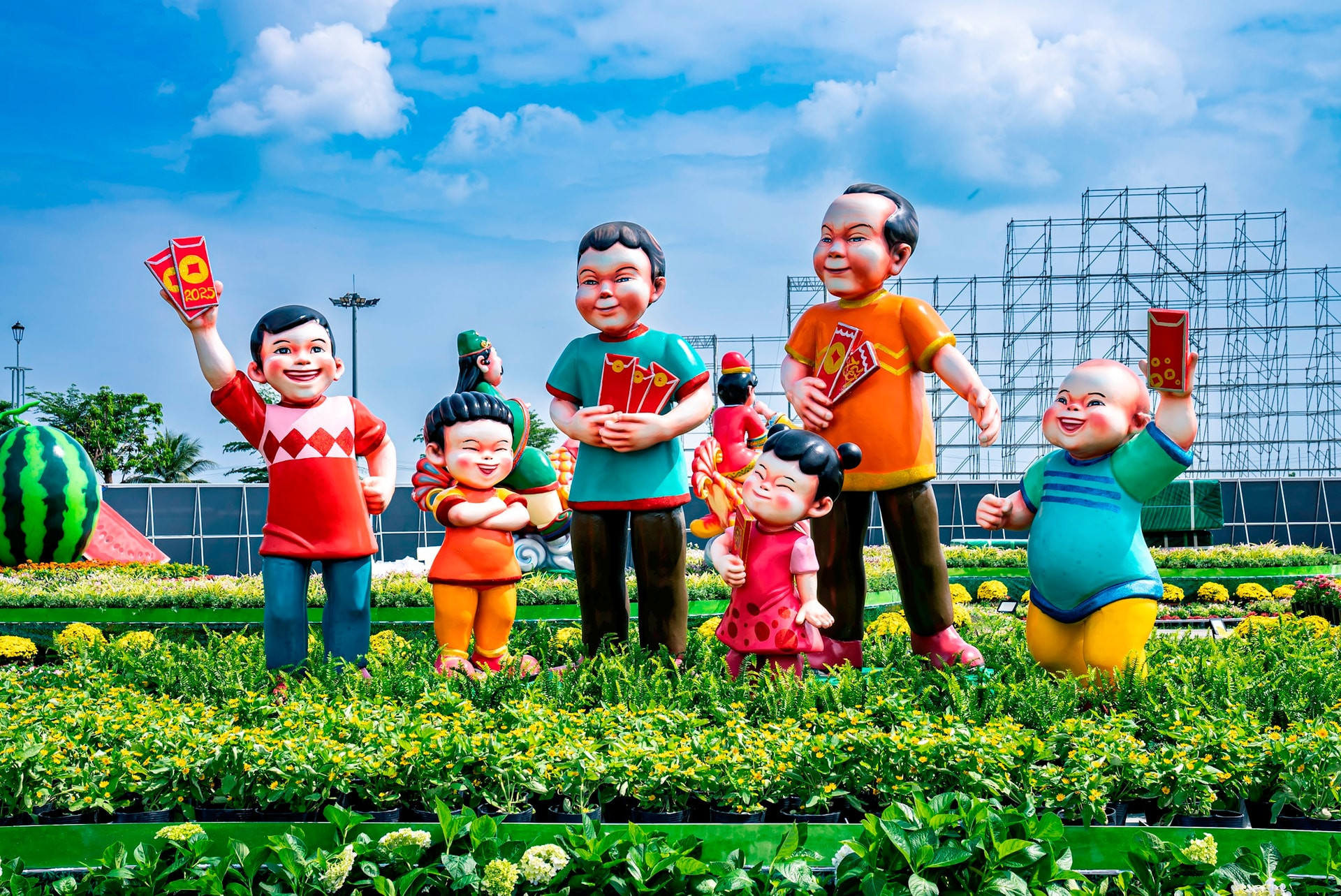 El conjunto de mascotas está rodeado de bellas miniaturas.