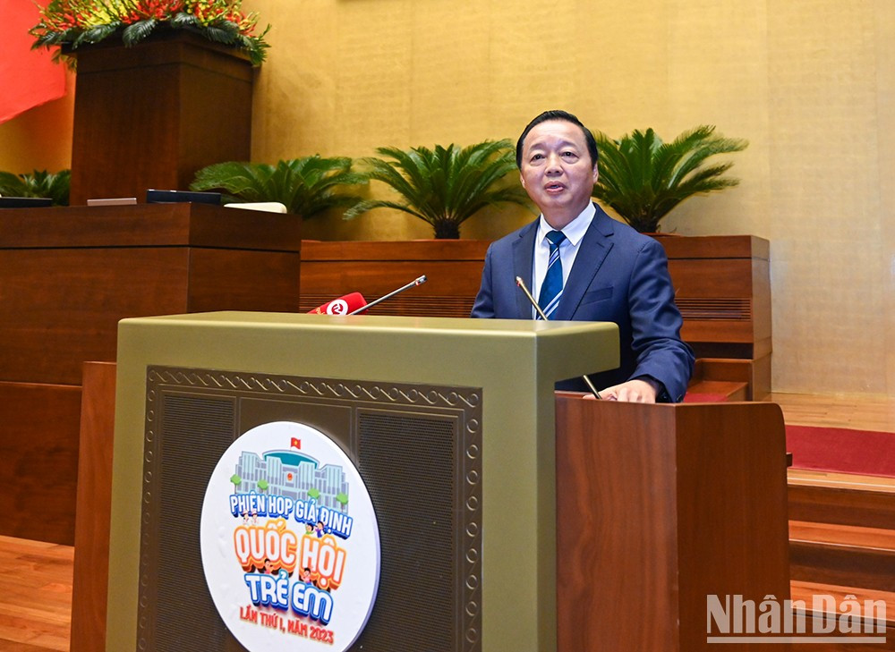 [Foto] Niños vietnamitas participan en simulacro de reunión de la Asamblea Nacional ảnh 8