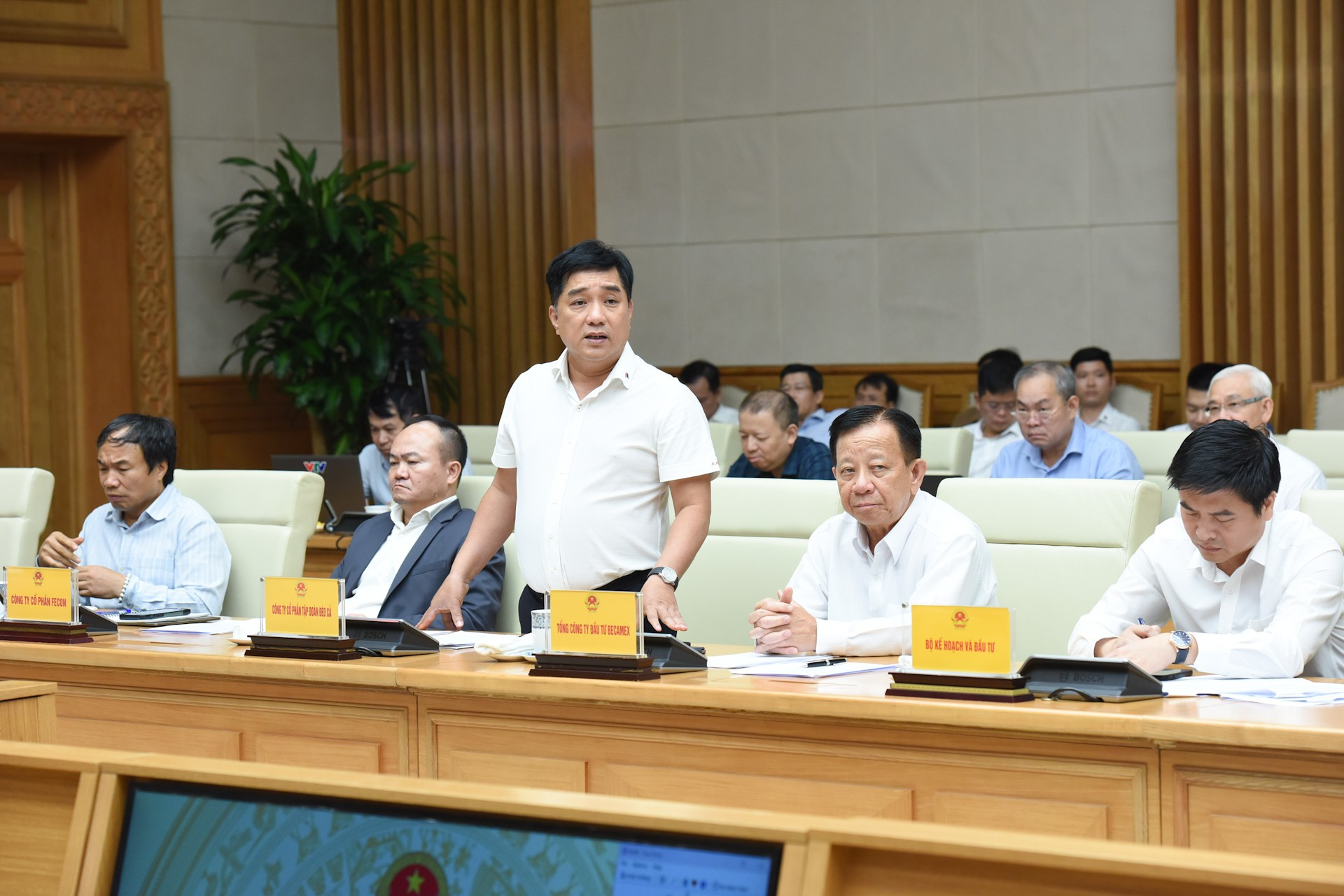 El representante de la sociedad anónima Deo Ca interviene en el evento. El representante de la sociedad anónima Deo Ca interviene en el evento.