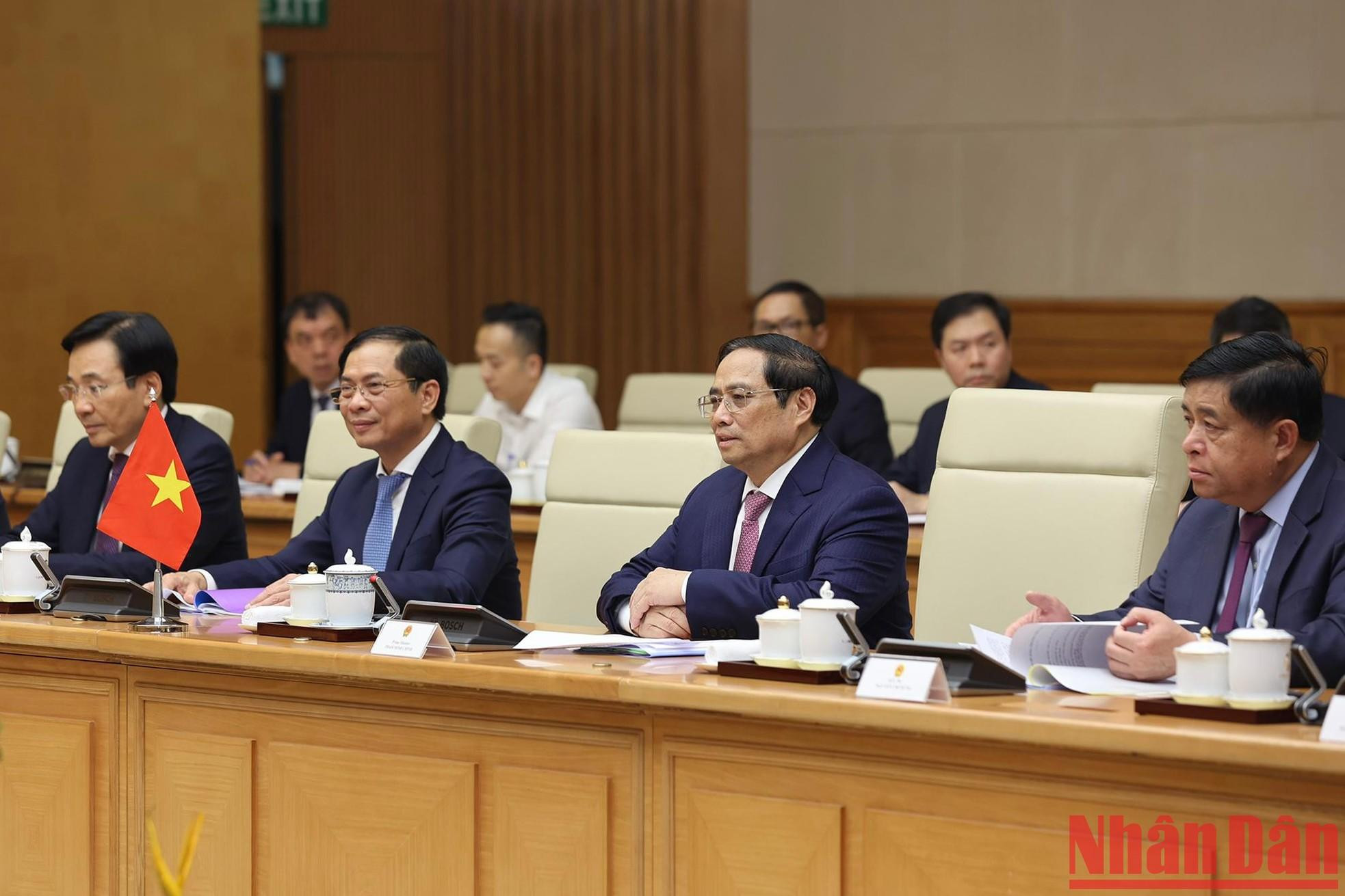 Minh Chinh habla en el evento. Minh Chinh habla en el evento.