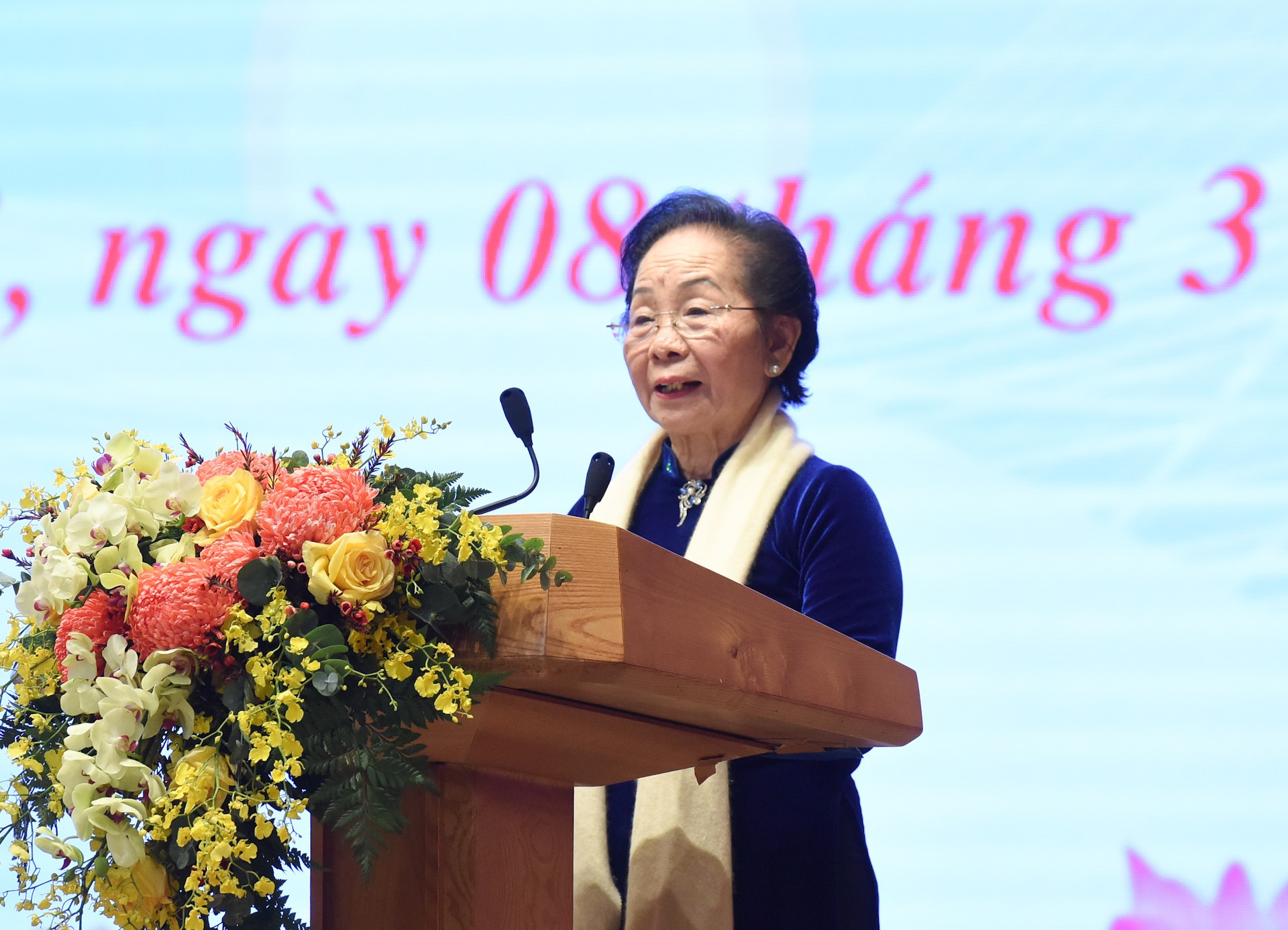 La exvicepresidenta Nguyen Thi Doan habla en el evento. La exvicepresidenta Nguyen Thi Doan habla en el evento.