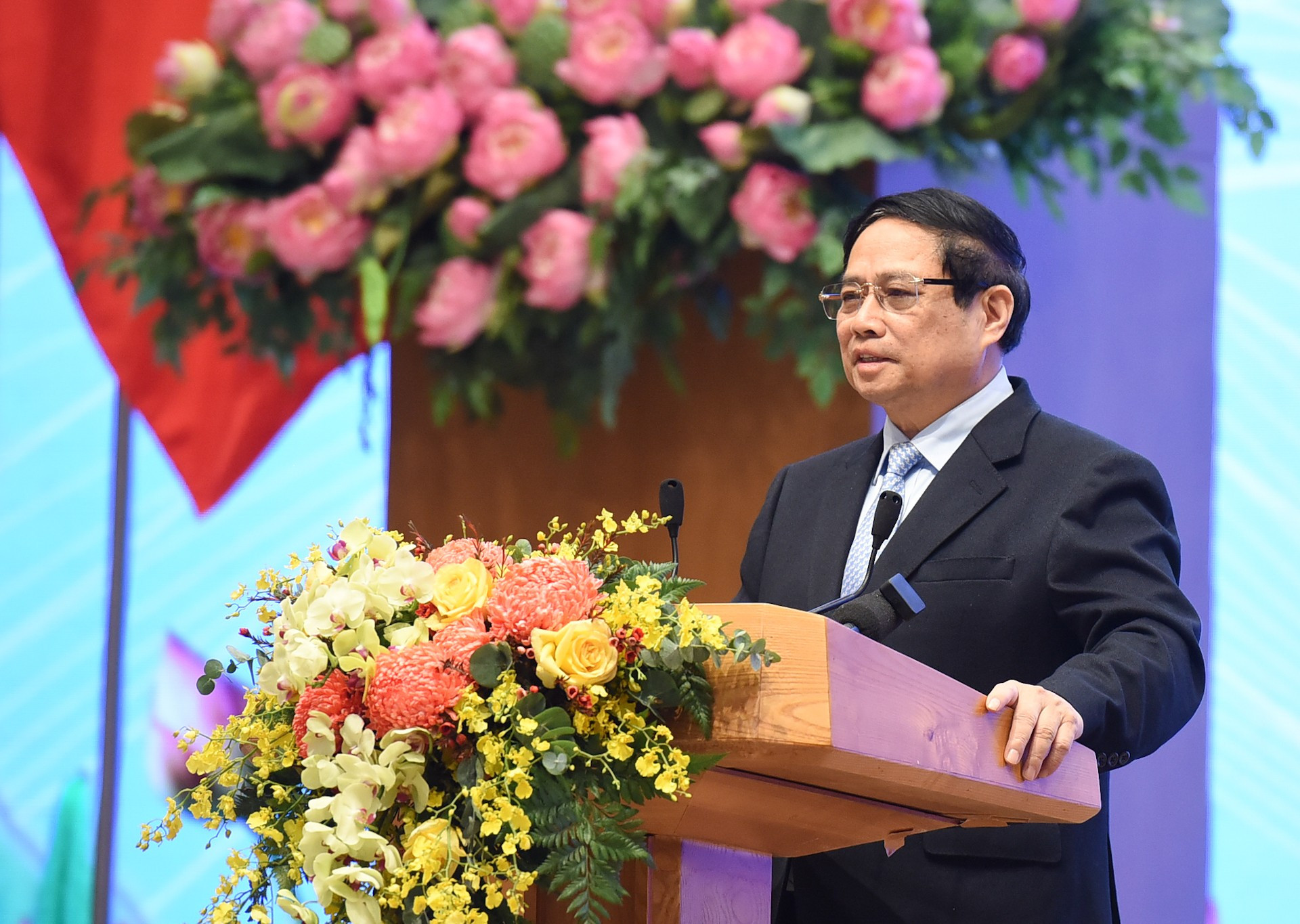 Minh Chinh habla en el evento. Minh Chinh habla en el evento.