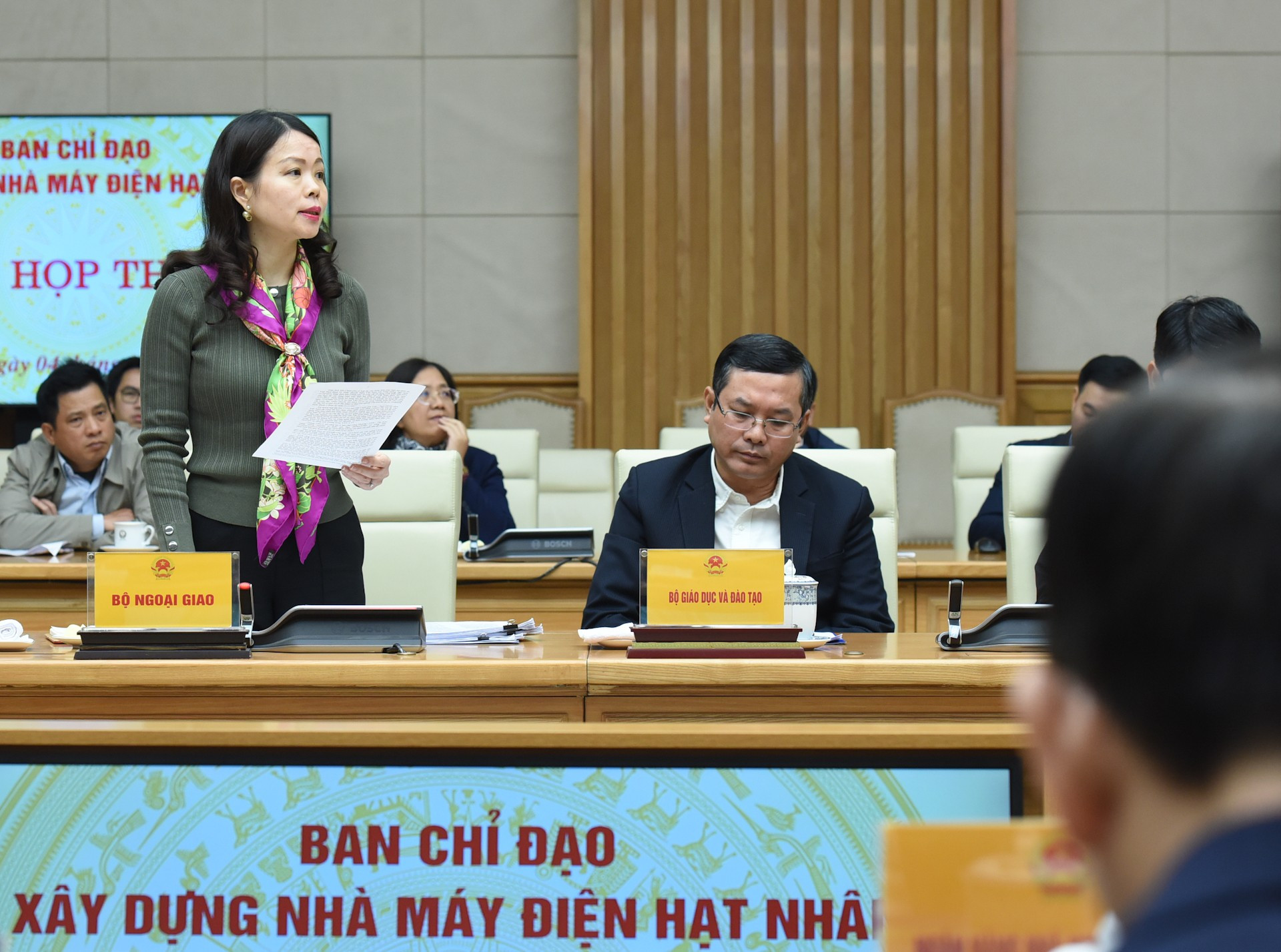 Nguyen Minh Hang, viceministra de Relaciones Exteriores, habla en la cita.