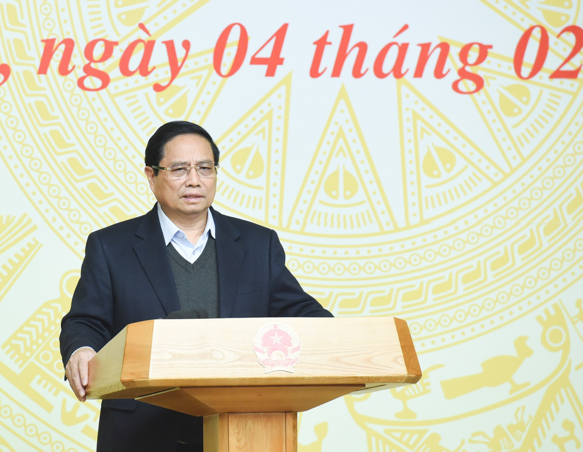 Minh Chinh habla en la cita.