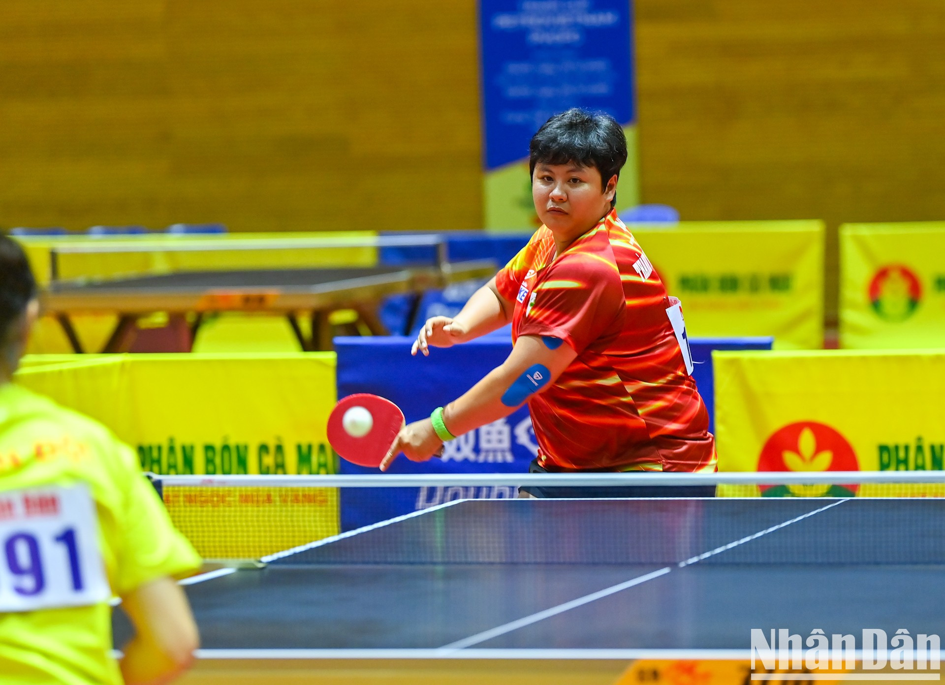 La jugadora Mai Hoang My Trang, nacida en 1988 y representante del equipo de Ciudad Ho Chi Minh, ha ganado 13 títulos de campeona individual femenina en el torneo nacional.