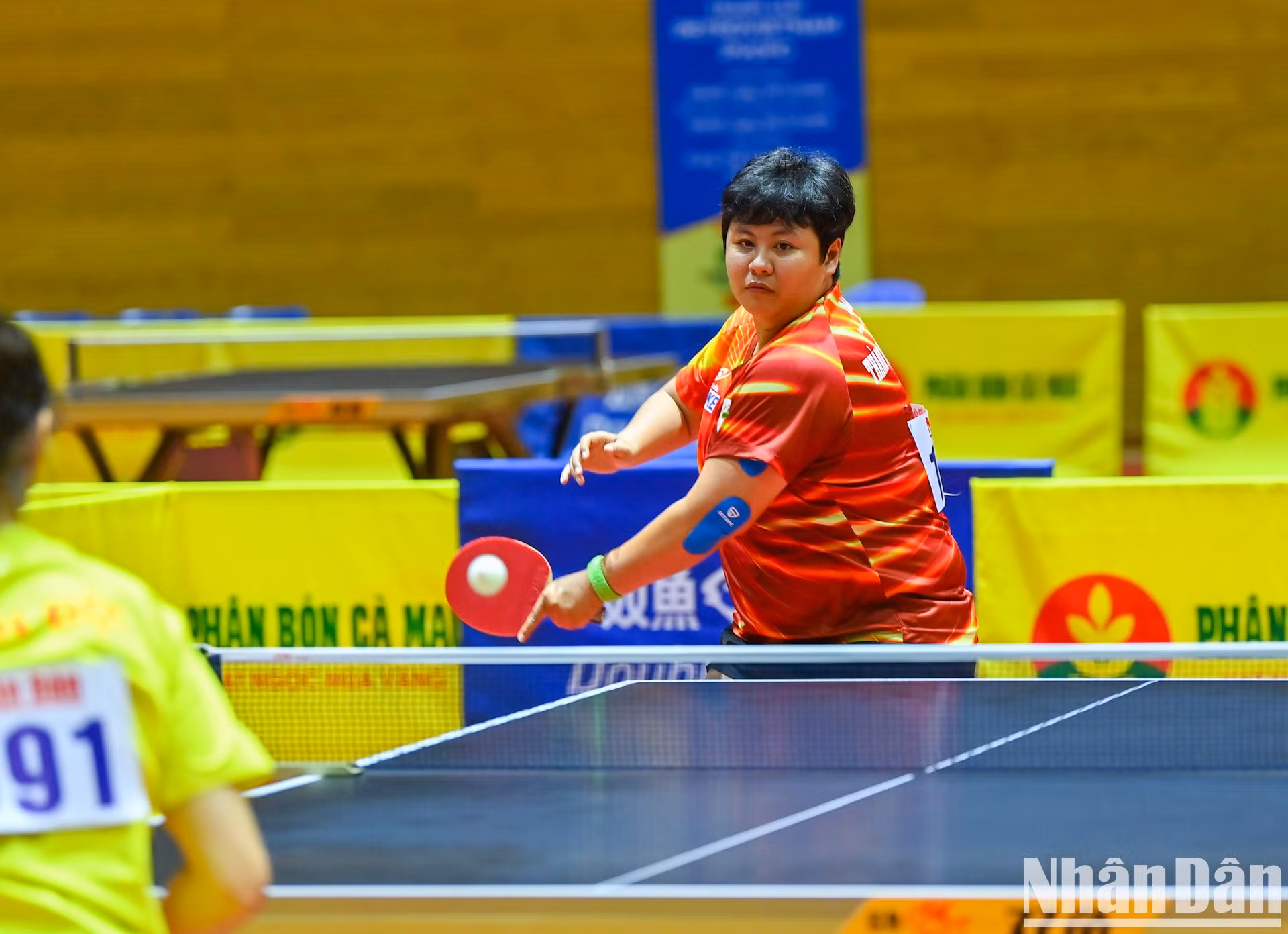 La jugadora Mai Hoang My Trang, nacida en 1988 y representante del equipo de Ciudad Ho Chi Minh, ha ganado 13 títulos de campeona individual femenina en el torneo nacional.