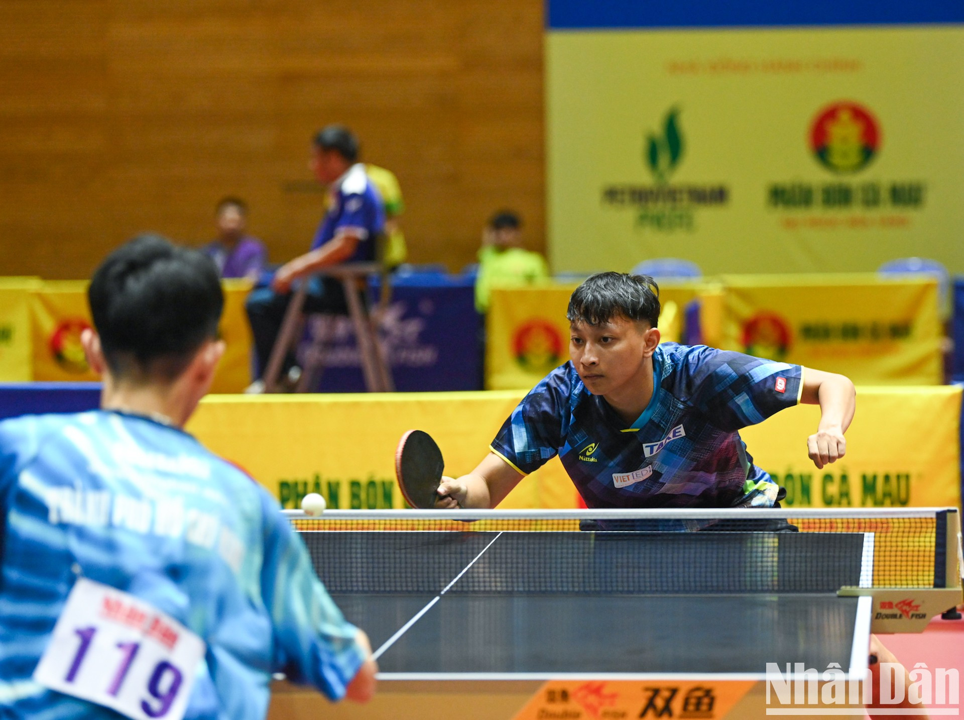 El jugador Do Tuan Kiet, del equipo Hanói, es uno de los jóvenes talentos prometedores del tenis de mesa vietnamita.