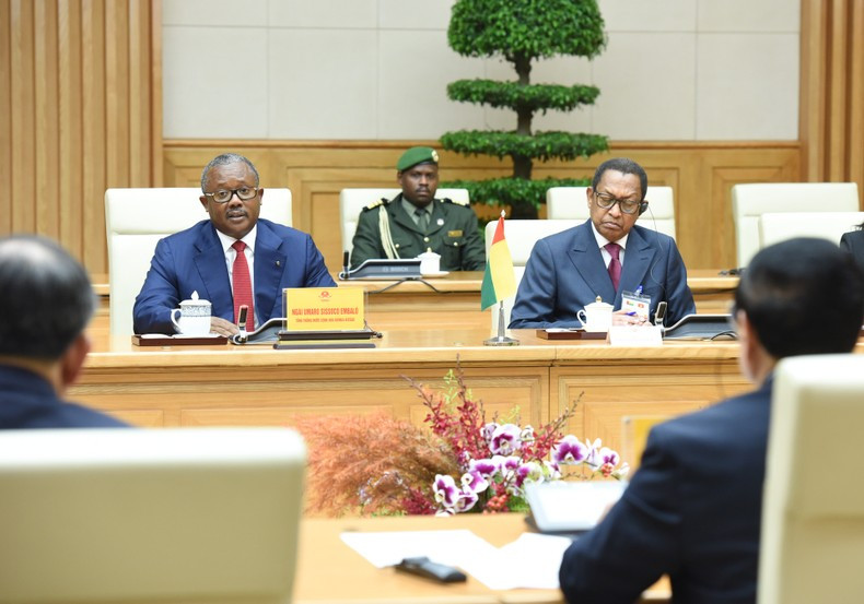 Embaló habla en la cita. Embaló habla en la cita.