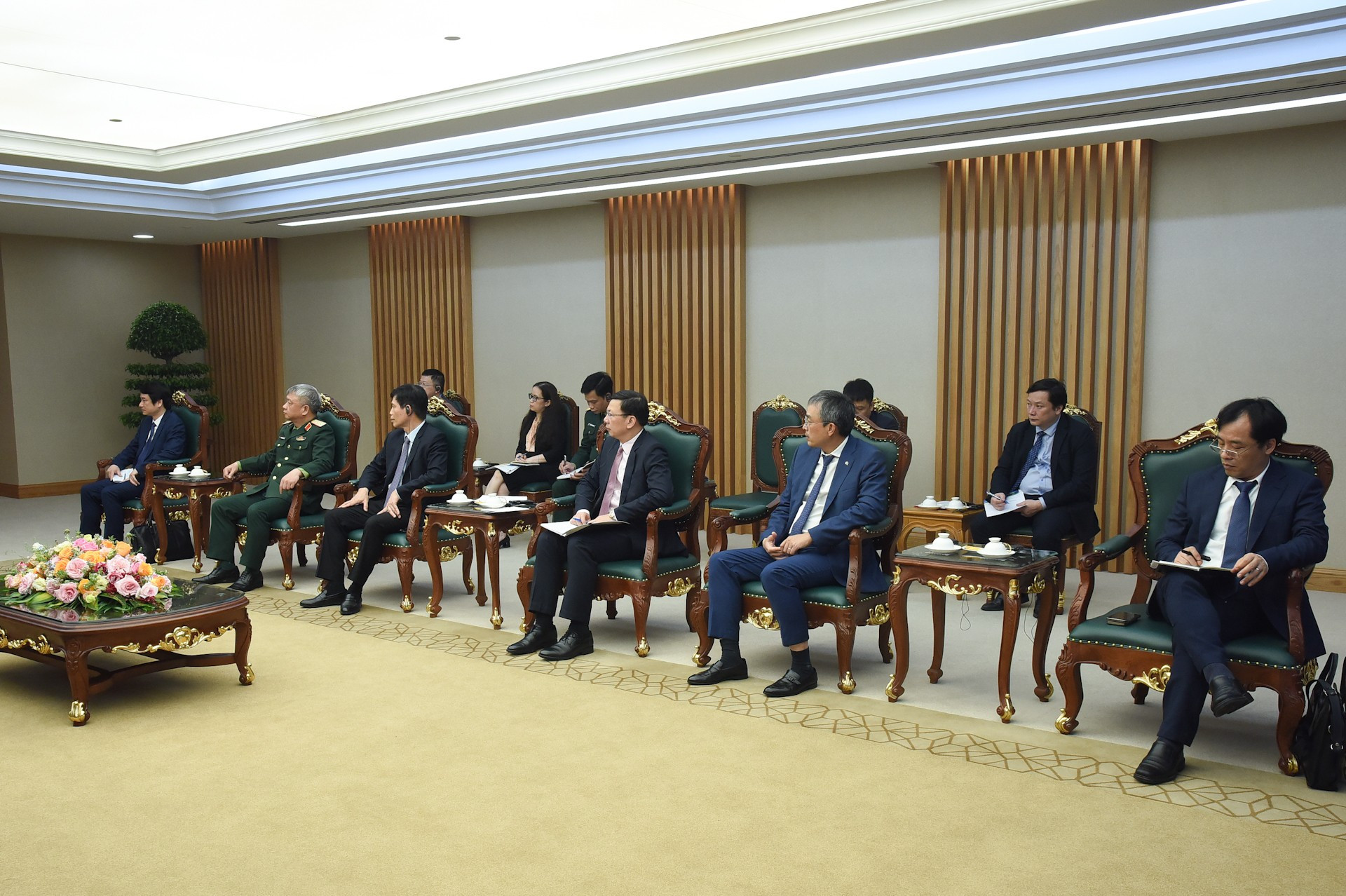 Asistentes vietnamitas al encuentro. Asistentes vietnamitas al encuentro.