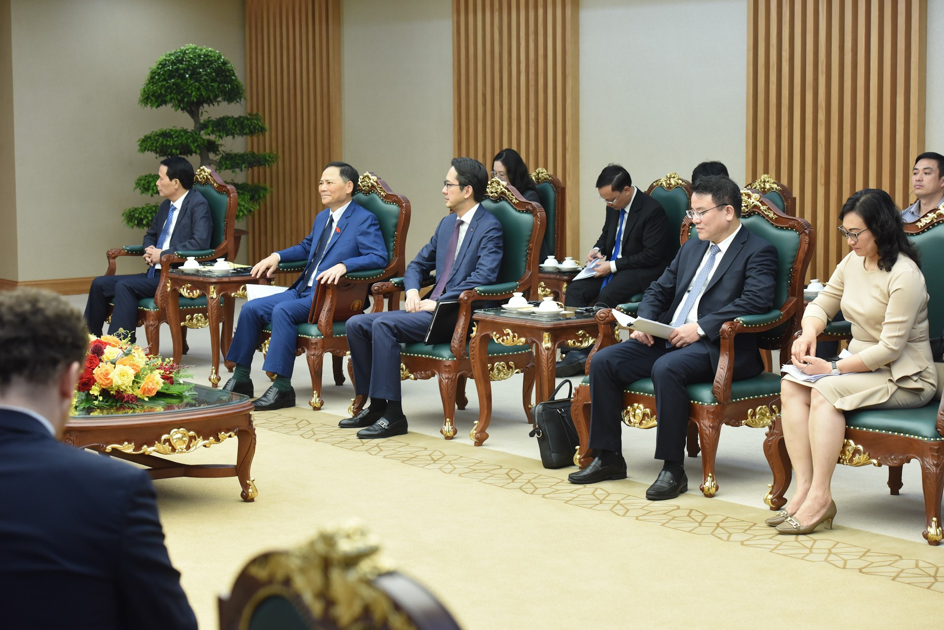 Asistentes vietnamitas en el evento.