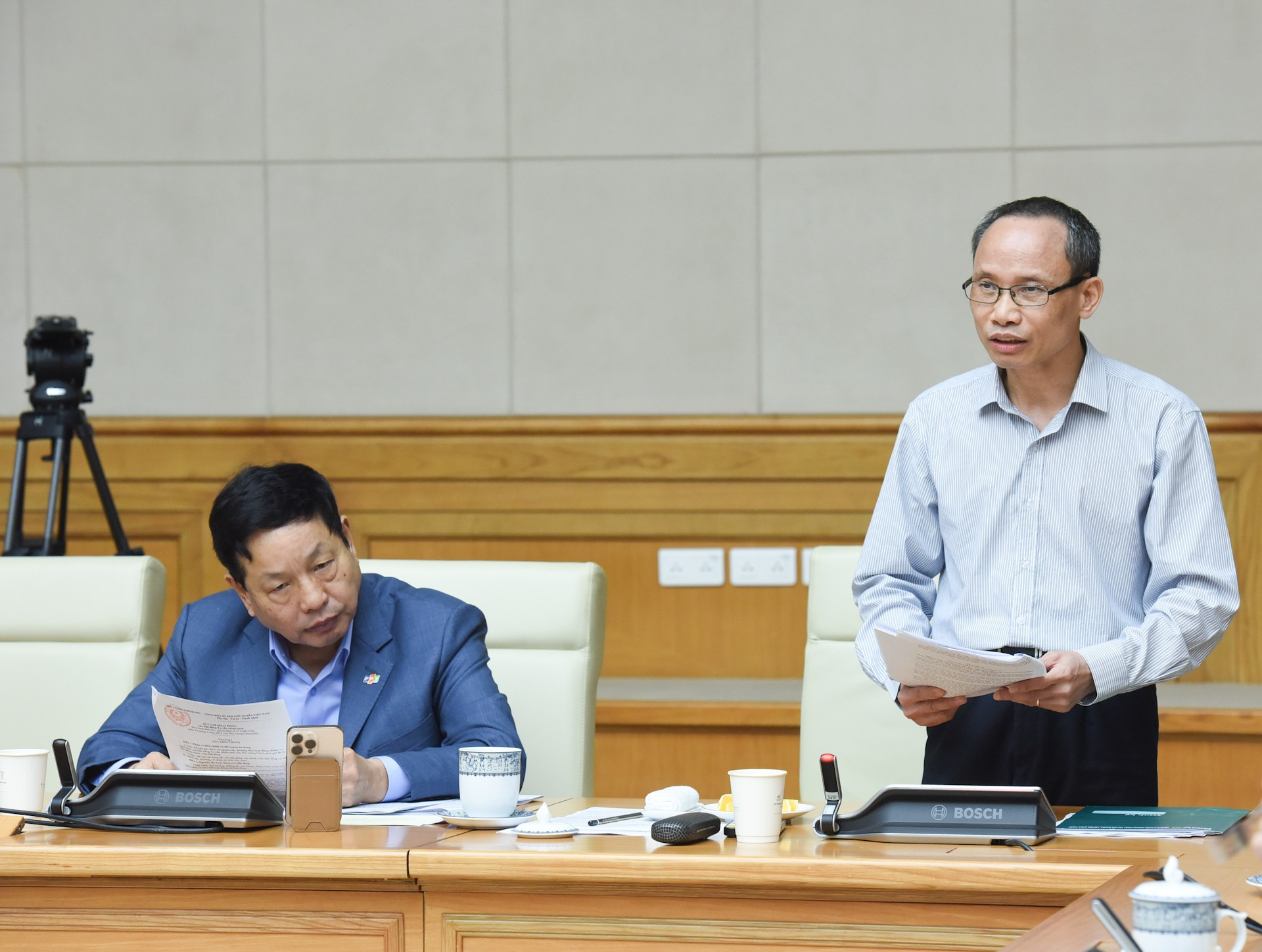 El experto económico y doctor Can Van Luc, habla en el evento. El experto económico y doctor Can Van Luc, habla en el evento.