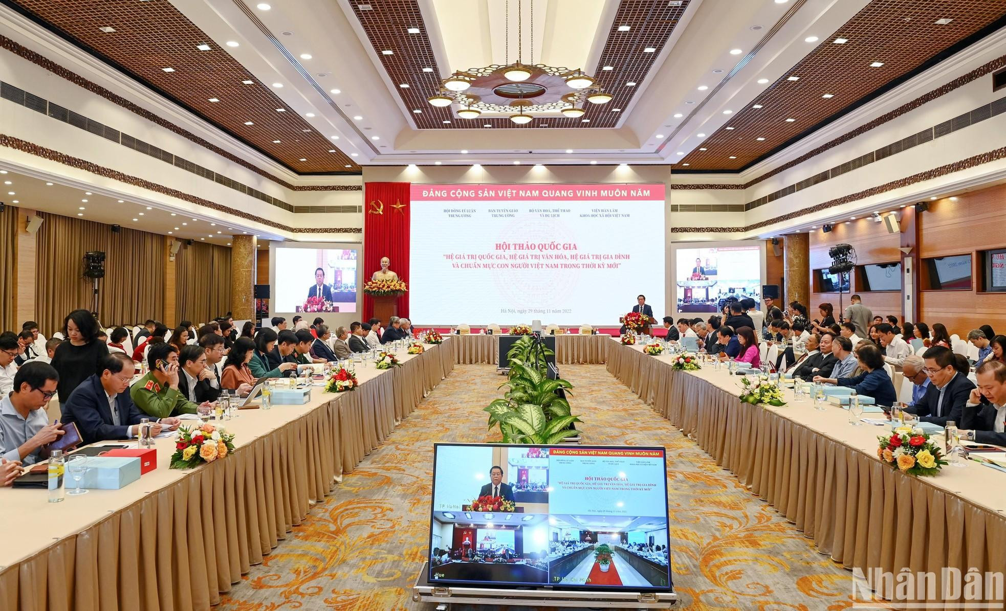 El evento celebrado por la Comisión de Comunicación y Educación del Comité Central del Partido Comunista de Vietnam (PCV), en coordinación con el Ministerio de Cultura, Deportes y Turismo, el Consejo Teórico Central y la Academia de Ciencias Sociales de Vietnam. El evento celebrado por la Comisión de Comunicación y Educación del Comité Central del Partido Comunista de Vietnam (PCV), en coordinación con el Ministerio de Cultura, Deportes y Turismo, el Consejo Teórico Central y la Academia de Ciencias Sociales de Vietnam.