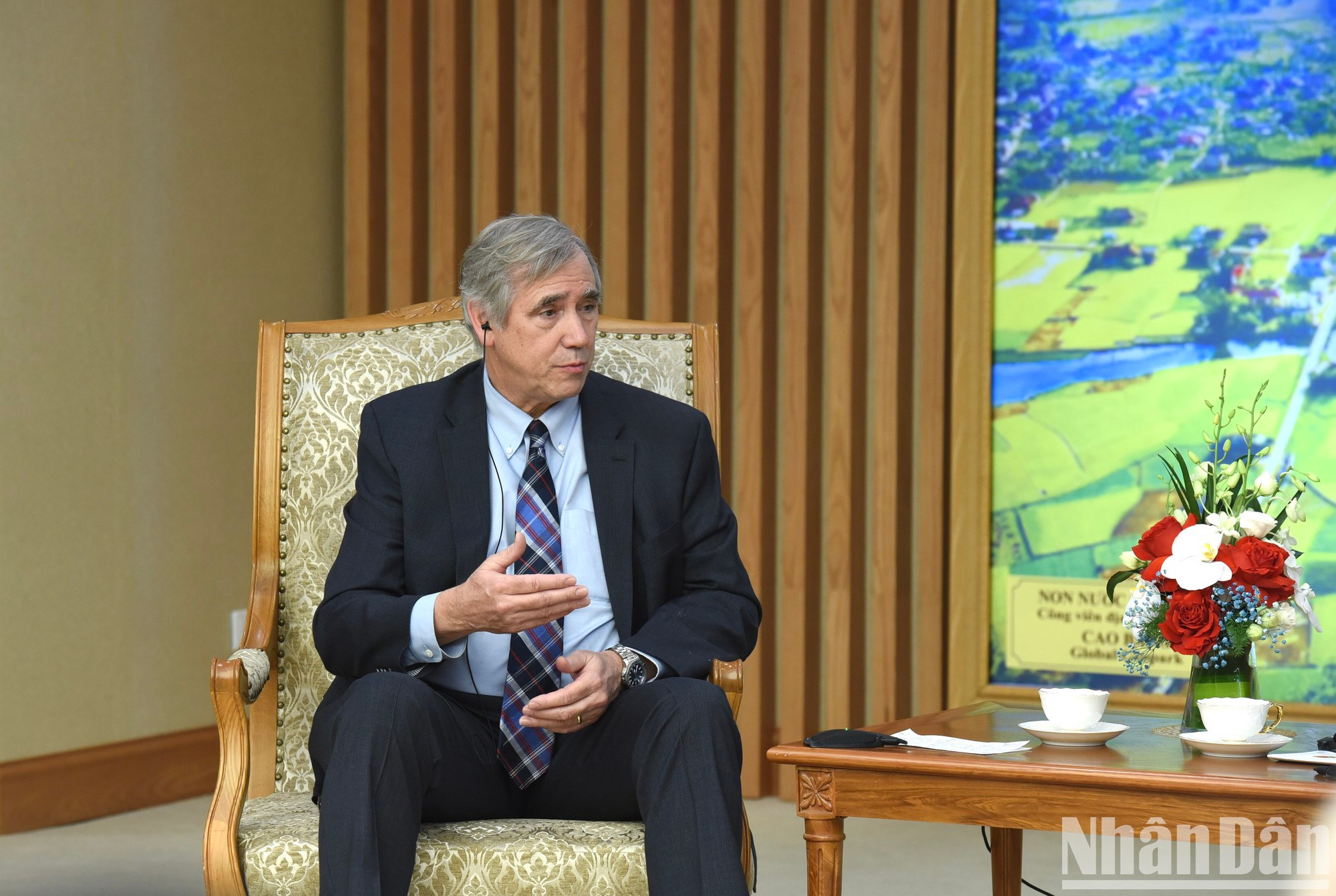 Interviene Jeff Merkley, senador por el Estado de Oregón.