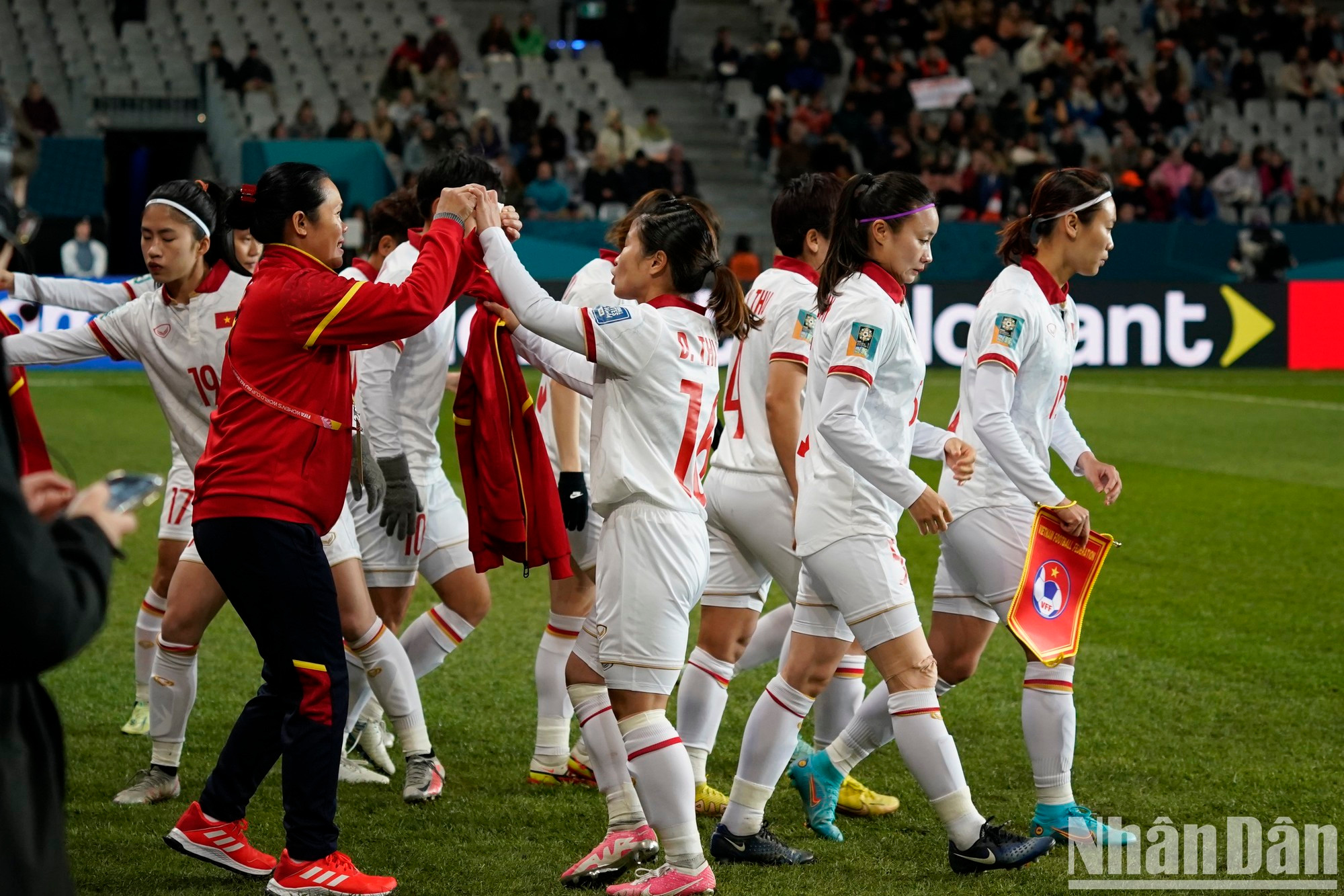 Las futbolistas vietnamitas listas para su último partido en el Mundial 2023. Las futbolistas vietnamitas listas para su último partido en el Mundial 2023.