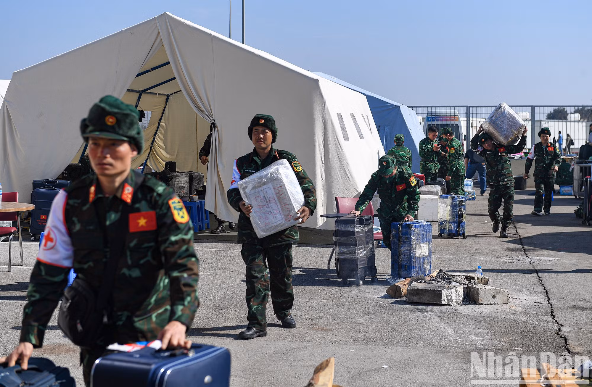 Durante 10 días de misión, los soldados del VPA realizaron búsquedas en 31 ubicaciones en Hatay. Durante 10 días de misión, los soldados del VPA realizaron búsquedas en 31 ubicaciones en Hatay.