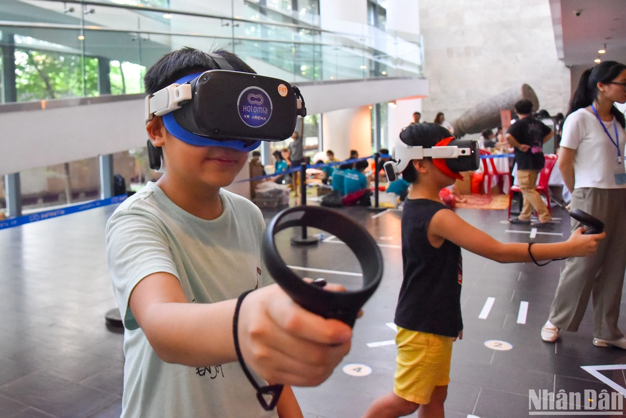 Este año el Museo organiza una serie de nuevas actividades aplicadas la tecnología avanzada. VR Tour ayuda a los visitantes a explorar la cultura de la nación y conocer el significado de los juguetes populares. Este año el Museo organiza una serie de nuevas actividades aplicadas la tecnología avanzada. VR Tour ayuda a los visitantes a explorar la cultura de la nación y conocer el significado de los juguetes populares.