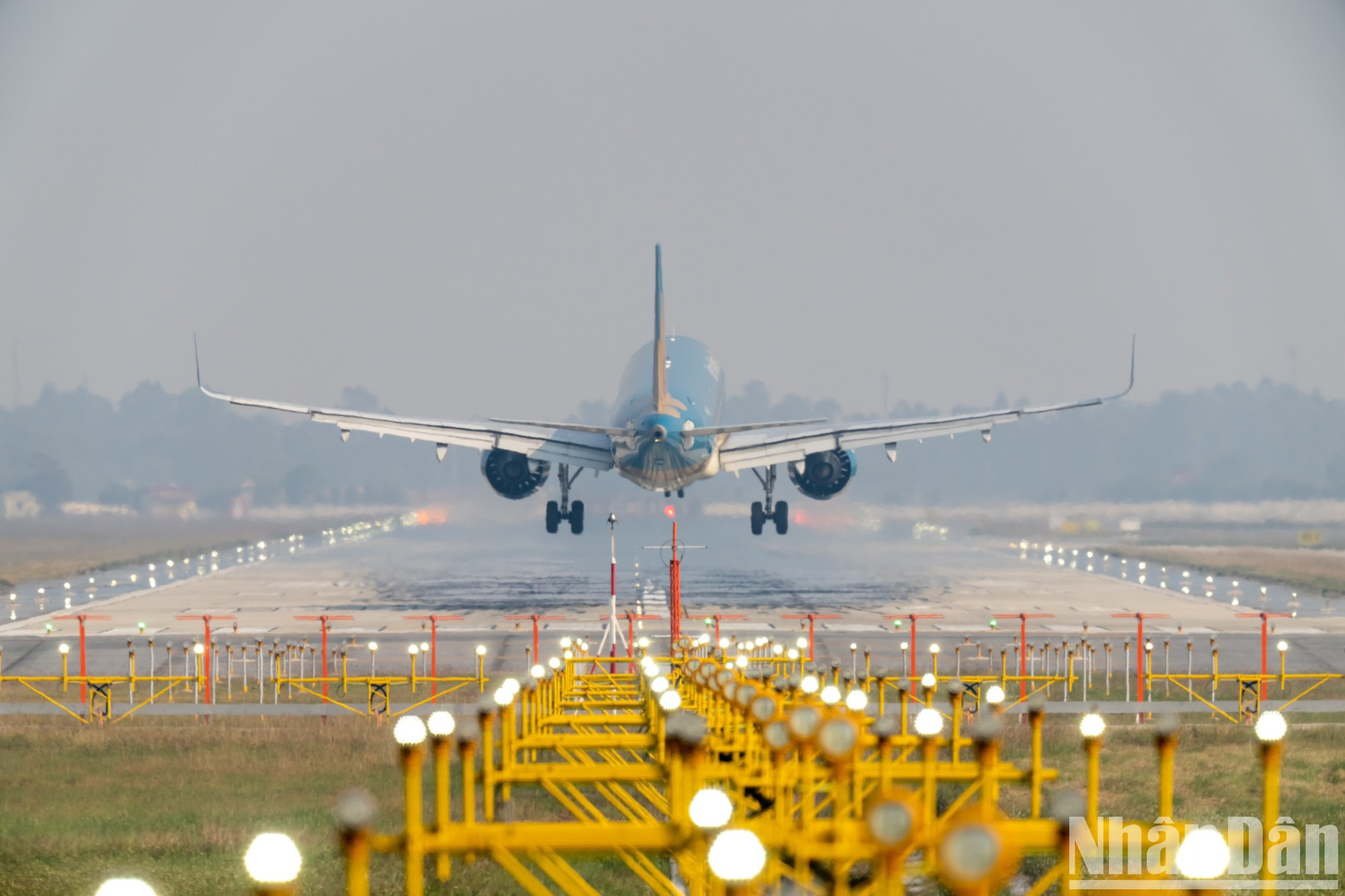 Avión que transporta pasajeros a casa para dar la bienvenida al Año Nuevo Lunar 2023. Avión que transporta pasajeros a casa para dar la bienvenida al Año Nuevo Lunar 2023.