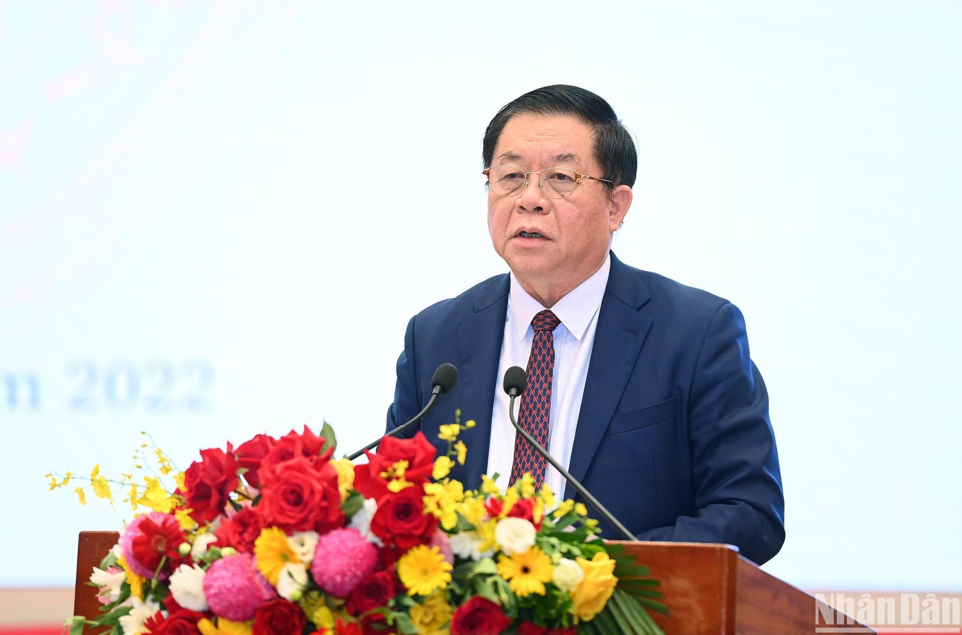 El secretario del Comité Central del PCV y jefe de su Comisión de Comunicación y Educación, Nguyen Trong Nghia, pronuncia un discurso de clausura del seminario. El secretario del Comité Central del PCV y jefe de su Comisión de Comunicación y Educación, Nguyen Trong Nghia, pronuncia un discurso de clausura del seminario.